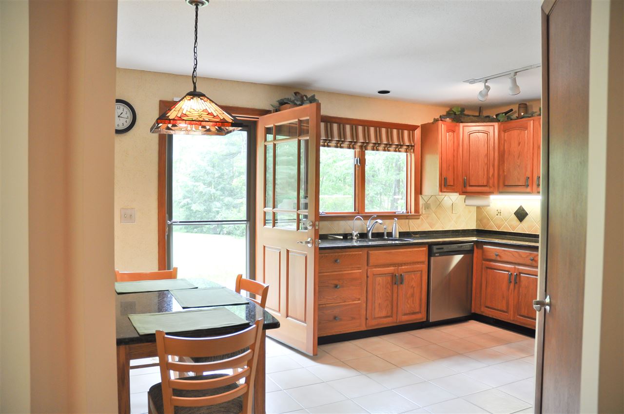39 Blossom Road Windham, NH 03087 - Photo 6 of 37