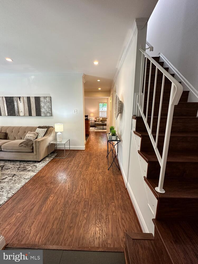 11970 Heathcote Court Reston, VA 20191 - Photo 3 of 25