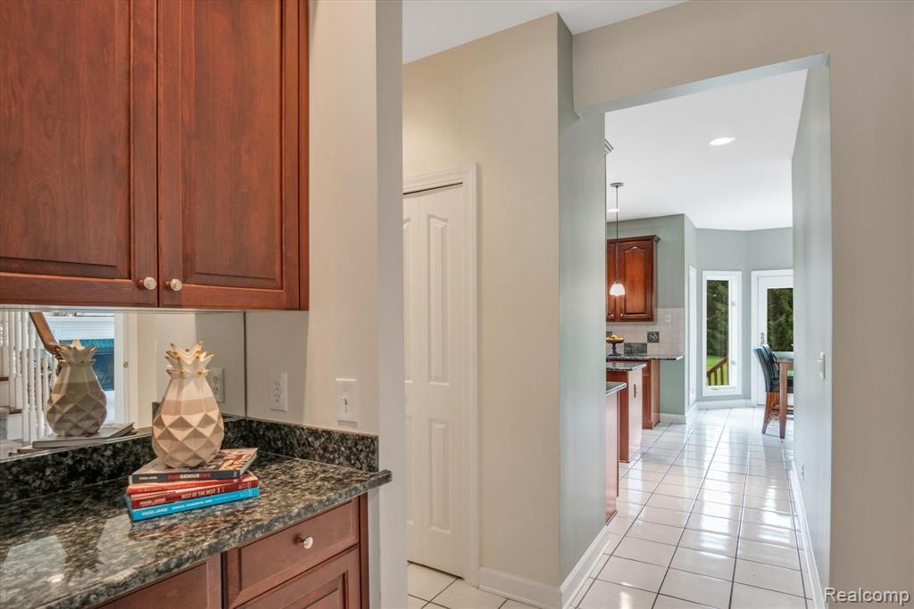 1806 Skyline Drive Rochester Hills, MI 48306 - Photo 10 of 62