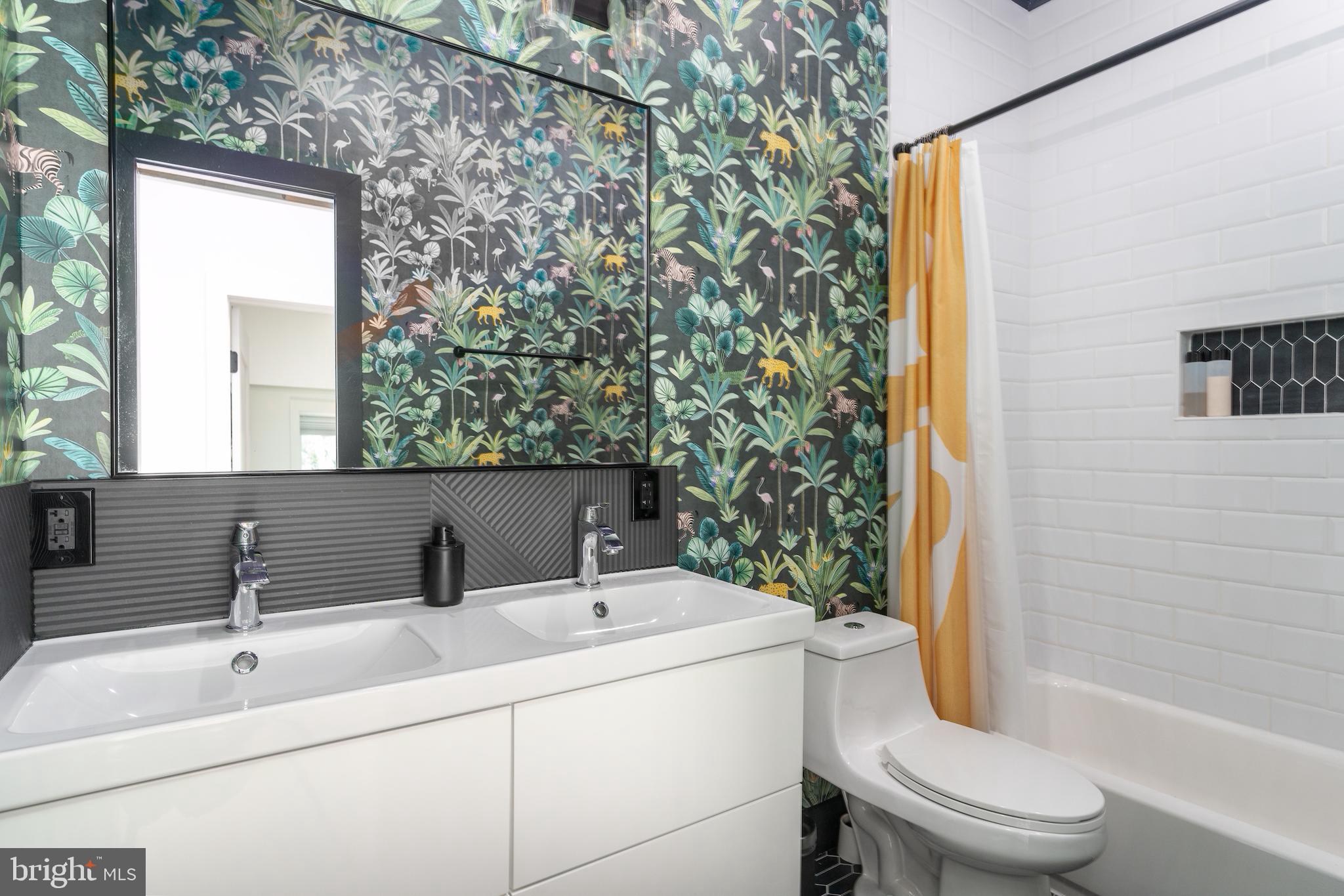 22 Bryant Street Northwest, Unit 3 Washington, DC 20001 - Photo 29 of 36 Full Bath #2