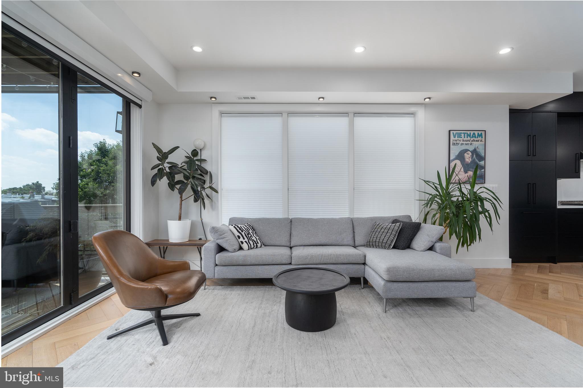 22 Bryant Street Northwest, Unit 3 Washington, DC 20001 - Photo 4 of 36 Living Room