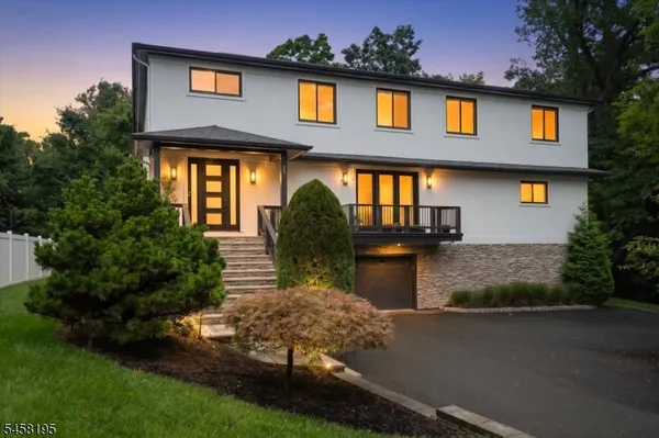 $1,999,999 | 25 Oakwood Drive, New Providence, NJ 07974