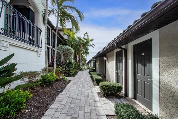 $3,500 | 5548 Palmer Circle, Unit 102, Bradenton, FL 34211