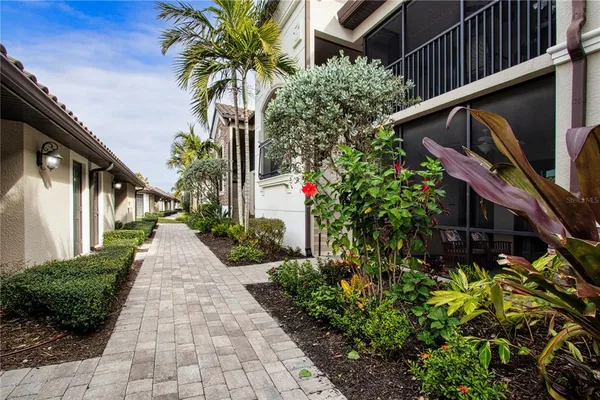 $3,500 | 5548 Palmer Circle, Unit 102, Bradenton, FL 34211