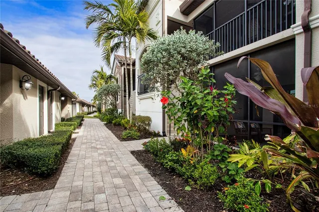 $3,500 | 5548 Palmer Circle, Unit 102, Bradenton, FL 34211