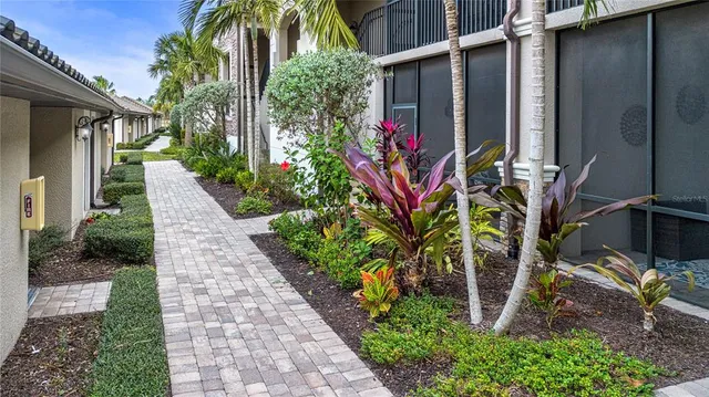 $3,500 | 5548 Palmer Circle, Unit 102, Bradenton, FL 34211