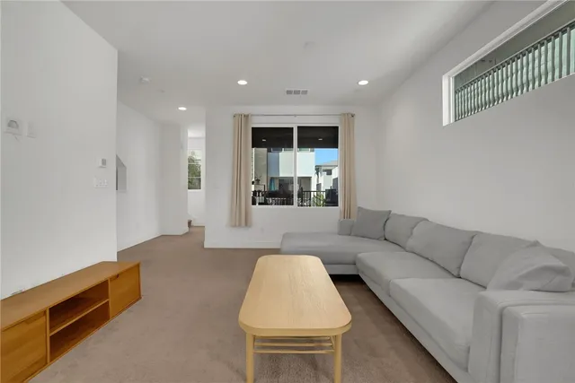 $4,450 | 140 Allusion, Irvine, CA 92618