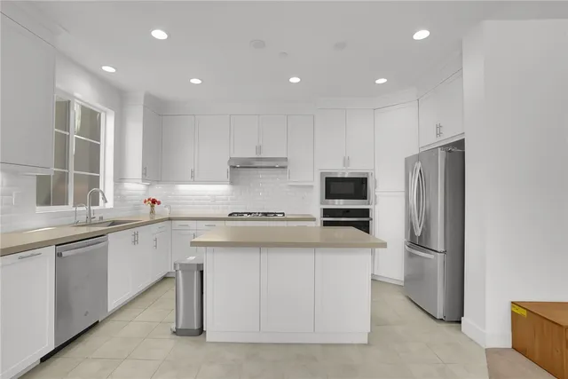 $4,450 | 140 Allusion, Irvine, CA 92618