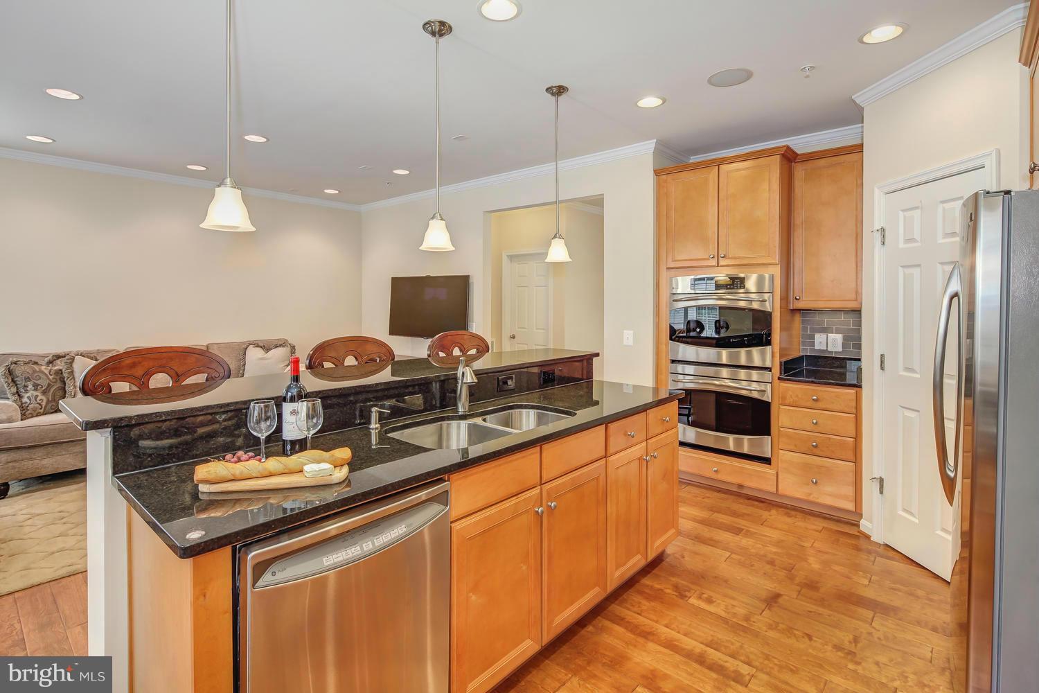 9502 Lee Court Manassas, VA 20110 - Photo 18 of 30 Kitchen
