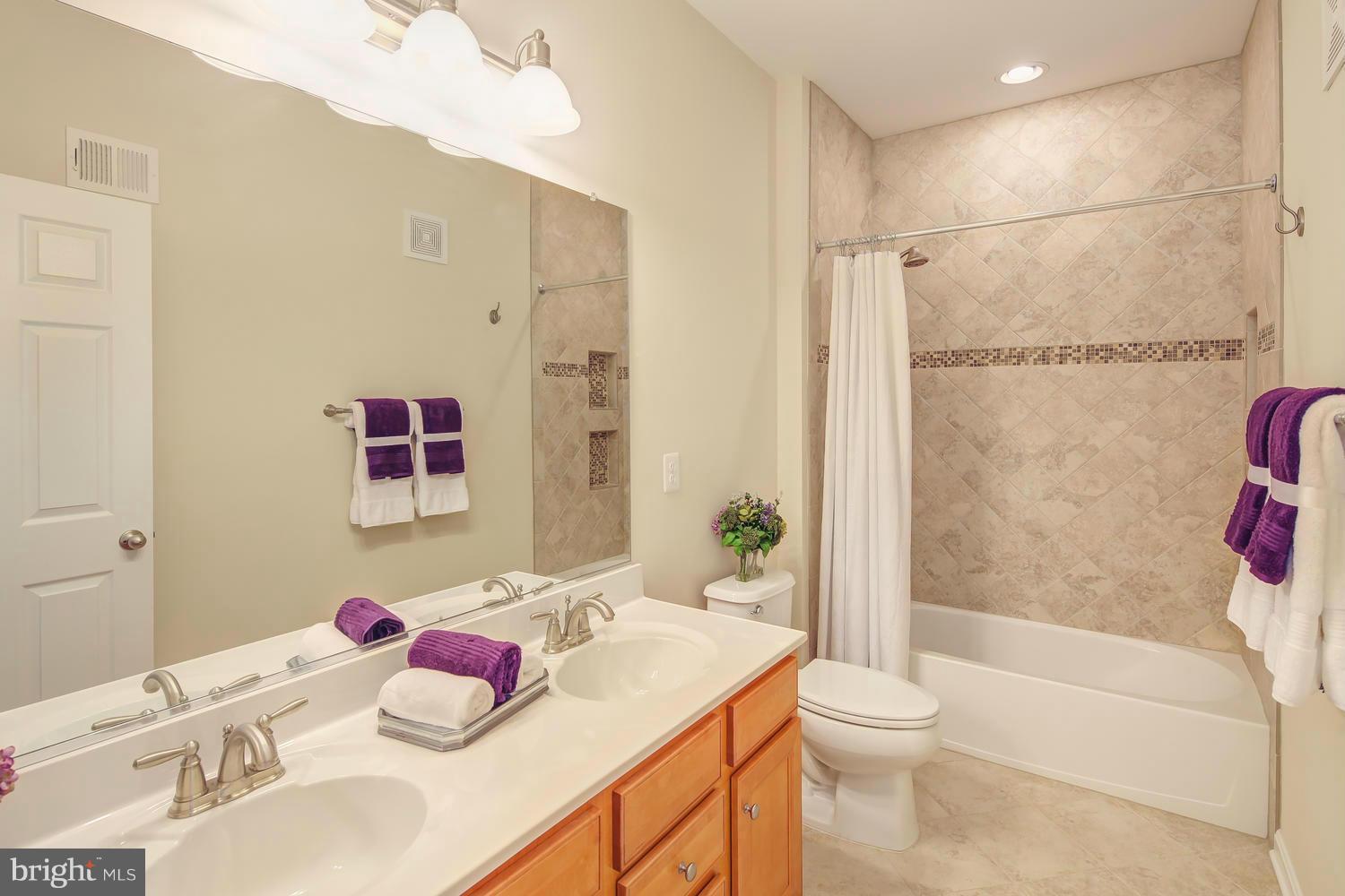 9502 Lee Court Manassas, VA 20110 - Photo 29 of 30 Bath