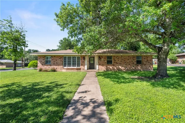 $290,000 | 400 Downing Street, Belton, TX 76513