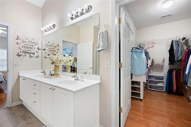 a view of utility room