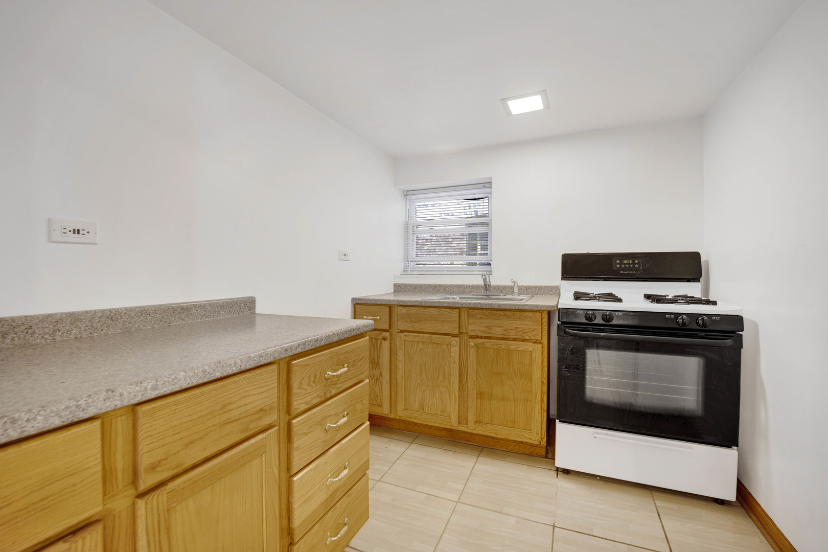 2846 North Ridgeway Avenue Chicago, IL 60618 - Photo 18 of 23 Gallery Image 18