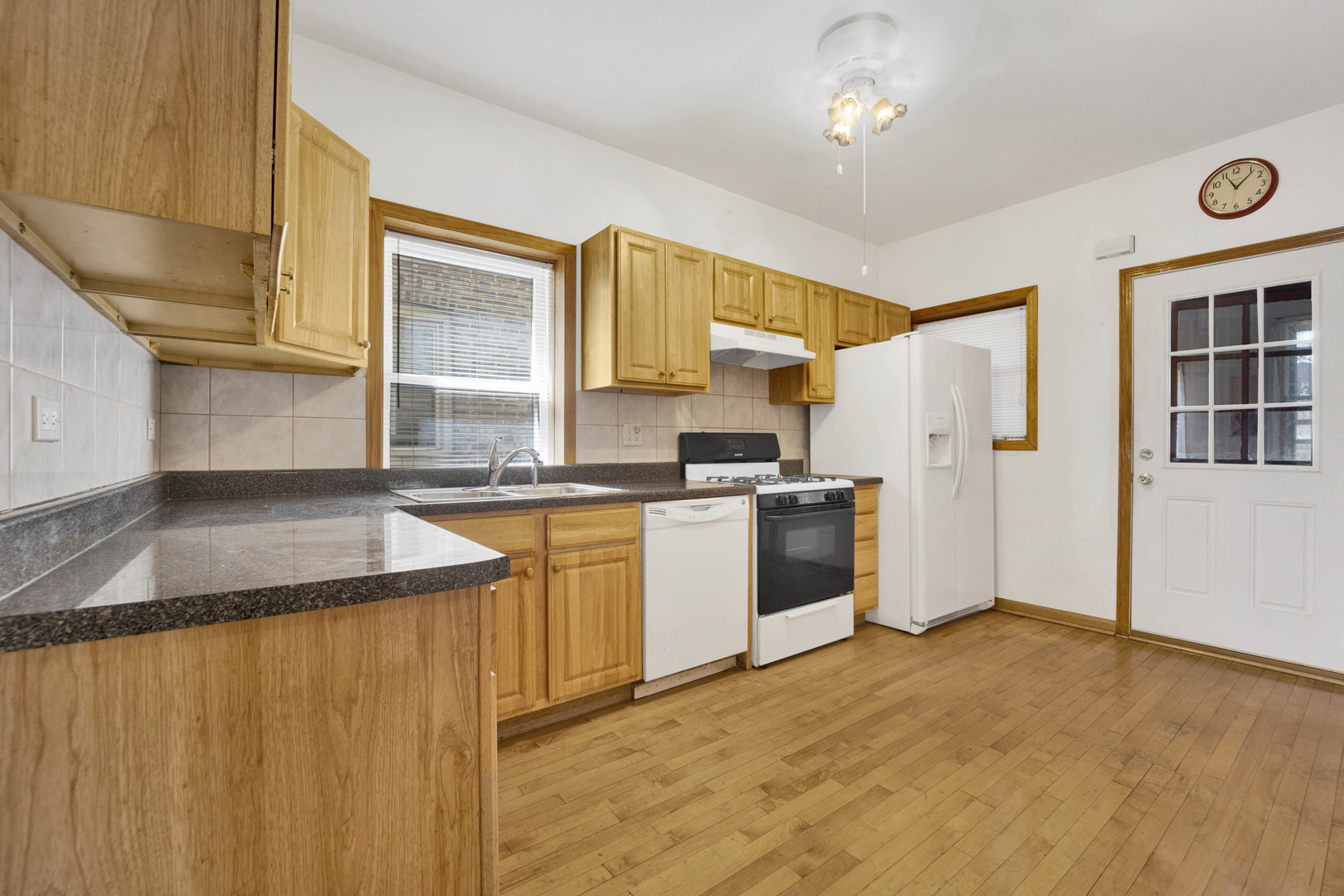 2846 North Ridgeway Avenue Chicago, IL 60618 - Photo 9 of 23 Gallery Image 9