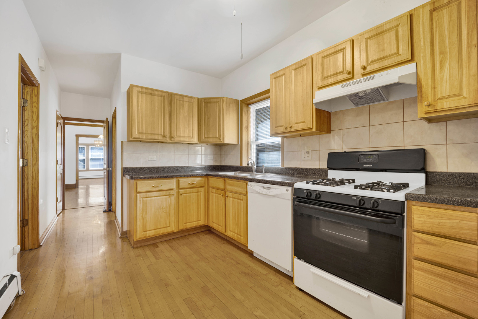 2846 North Ridgeway Avenue Chicago, IL 60618 - Photo 10 of 23 Gallery Image 10