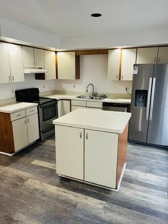 $2,295 | 205 Lac Kine Drive, Brighton, NY 14618