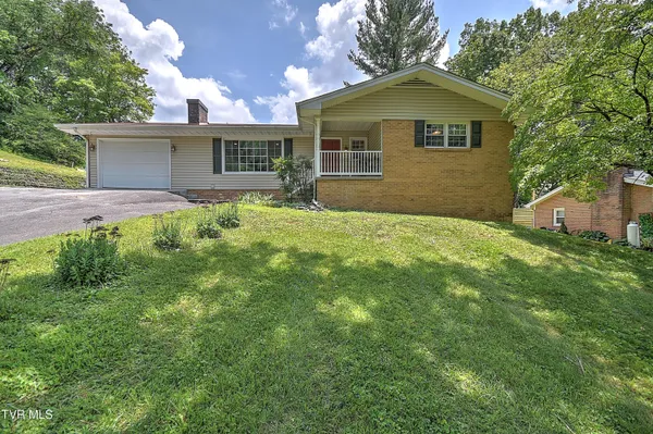 $259,900 | 195 Pineview Drive, Bristol, VA 24201