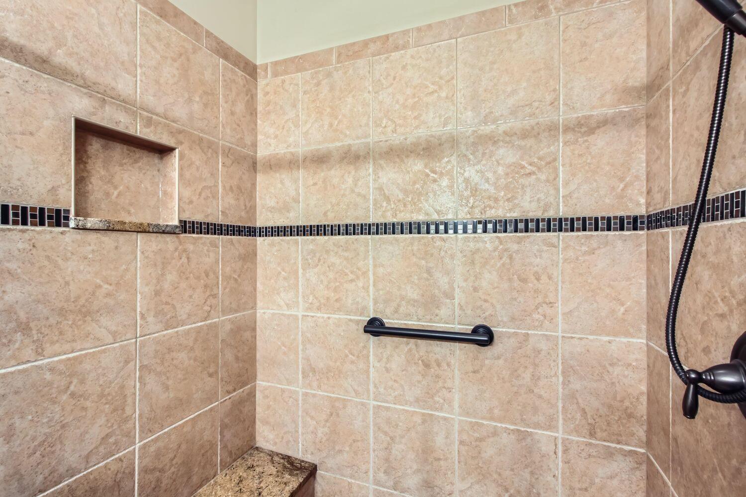 9040 Samari Place Powell, OH 43065 - Photo 17 of 31 Primary Bathroom