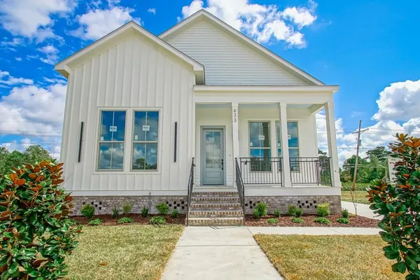 $399,900 | 633 Cougar Drive, Arabi, LA 70032