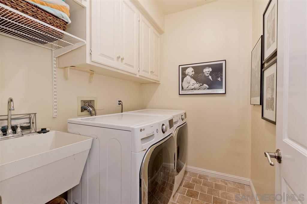 3138 Hamburg Square La Jolla, CA 92037 - Photo 14 of 25 a utility room with dryer and washer