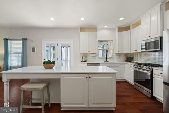 $800,000 | 2321 Sweet Pepperbrush Loop, Dumfries, VA 22026