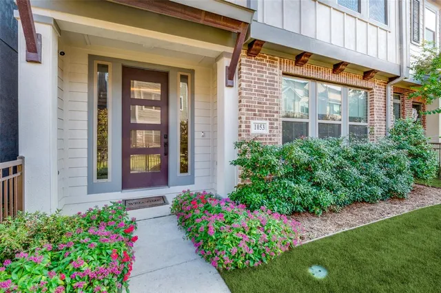 $3,400 | 1053 Manacor Lane, Dallas, TX 75212