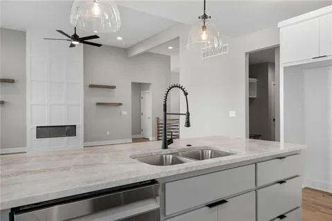 $723,400 | 25102 West 90th Terrace, Lenexa, KS 66227