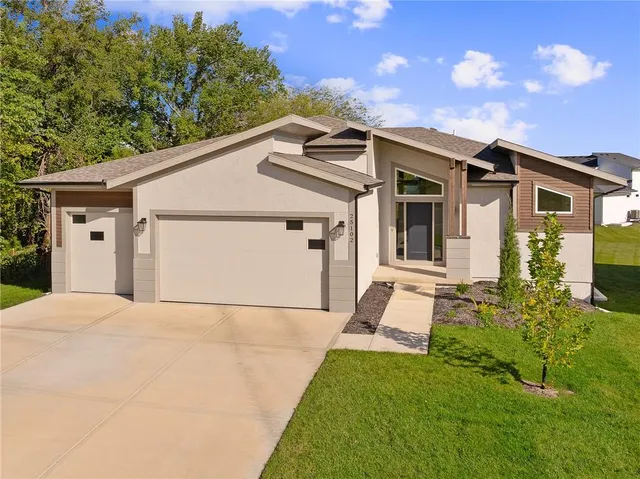 $725,400 | 25102 West 90th Terrace, Lenexa, KS 66227