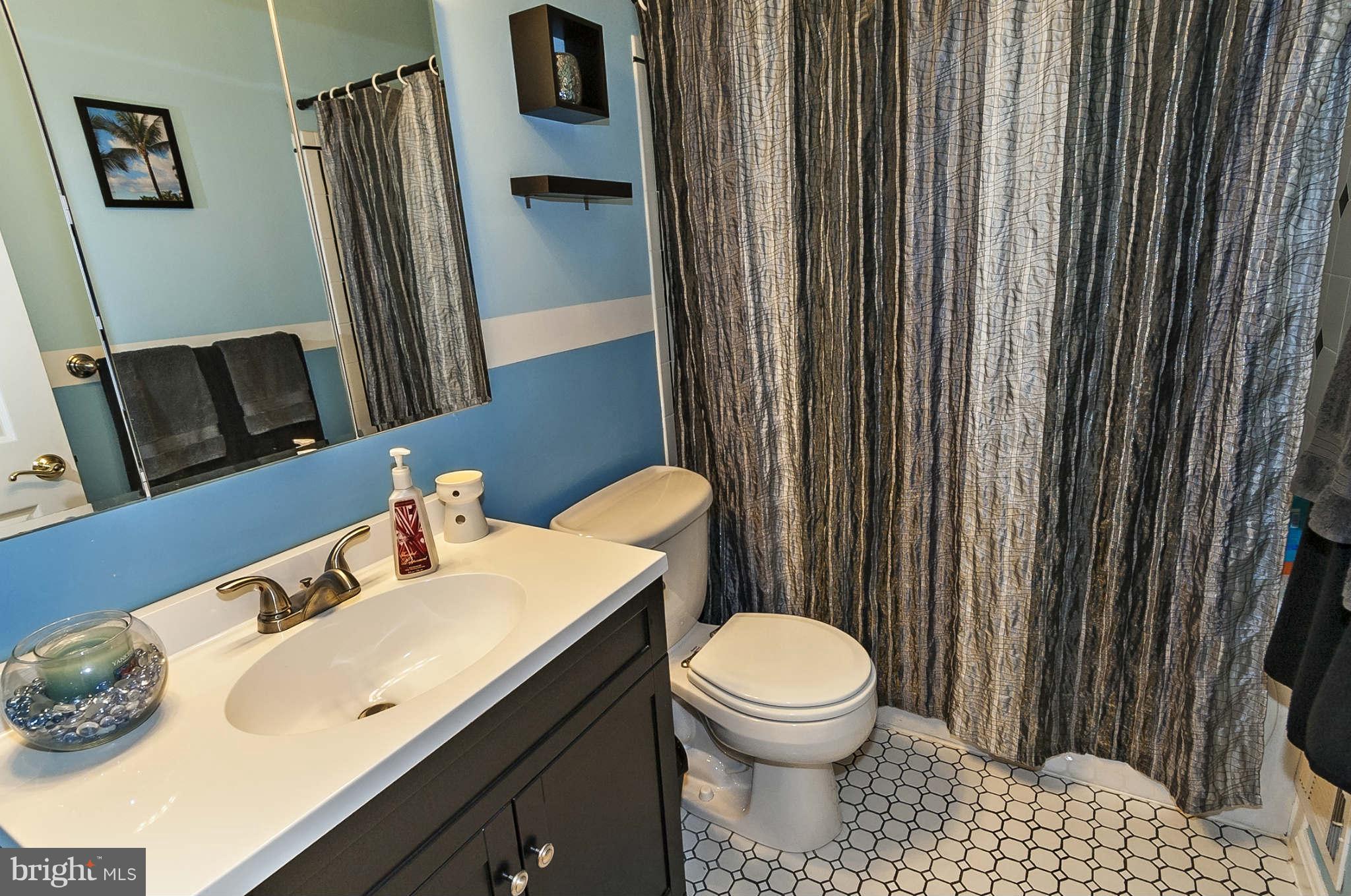2003 Helmsby Road Baltimore, MD 21228 - Photo 21 of 26 Bath 2