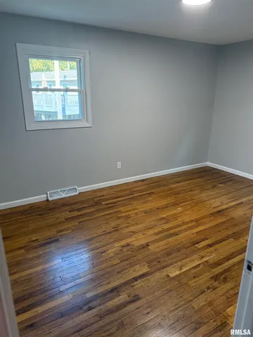 $195,000 | 104 Highway 84, Cordova, IL 61242