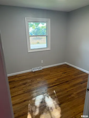 $184,000 | 104 Highway 84, Cordova, IL 61242