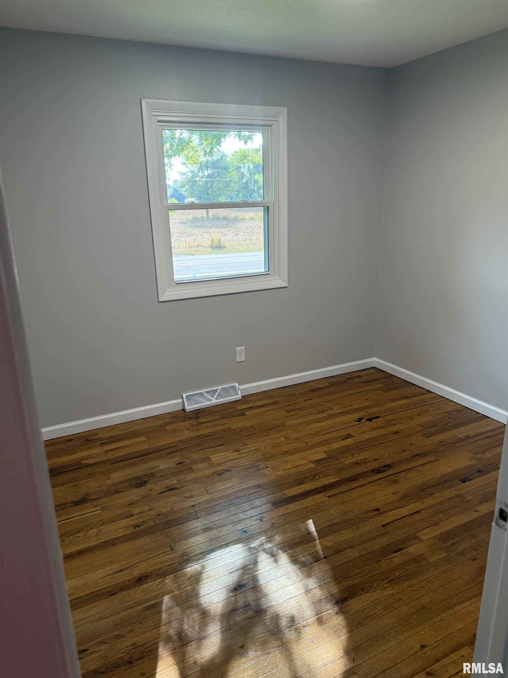 104 Highway 84 Cordova, IL 61242 - Photo 13 of 17