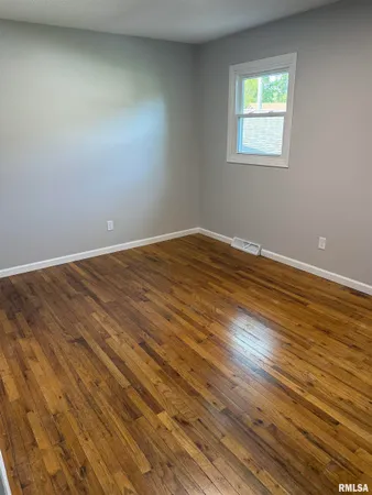 $184,000 | 104 Highway 84, Cordova, IL 61242