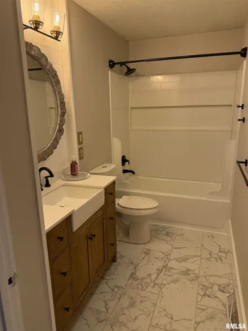 $195,000 | 104 Highway 84, Cordova, IL 61242