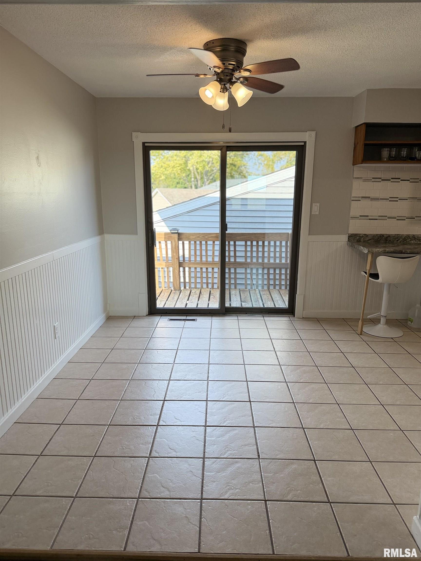 104 Highway 84 Cordova, IL 61242 - Photo 5 of 17