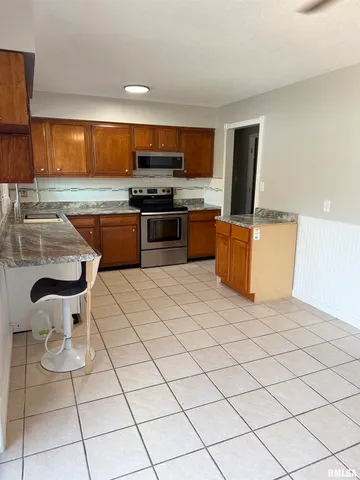 $195,000 | 104 Highway 84, Cordova, IL 61242