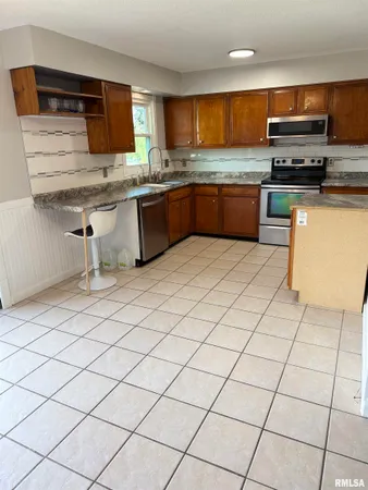 $184,000 | 104 Highway 84, Cordova, IL 61242