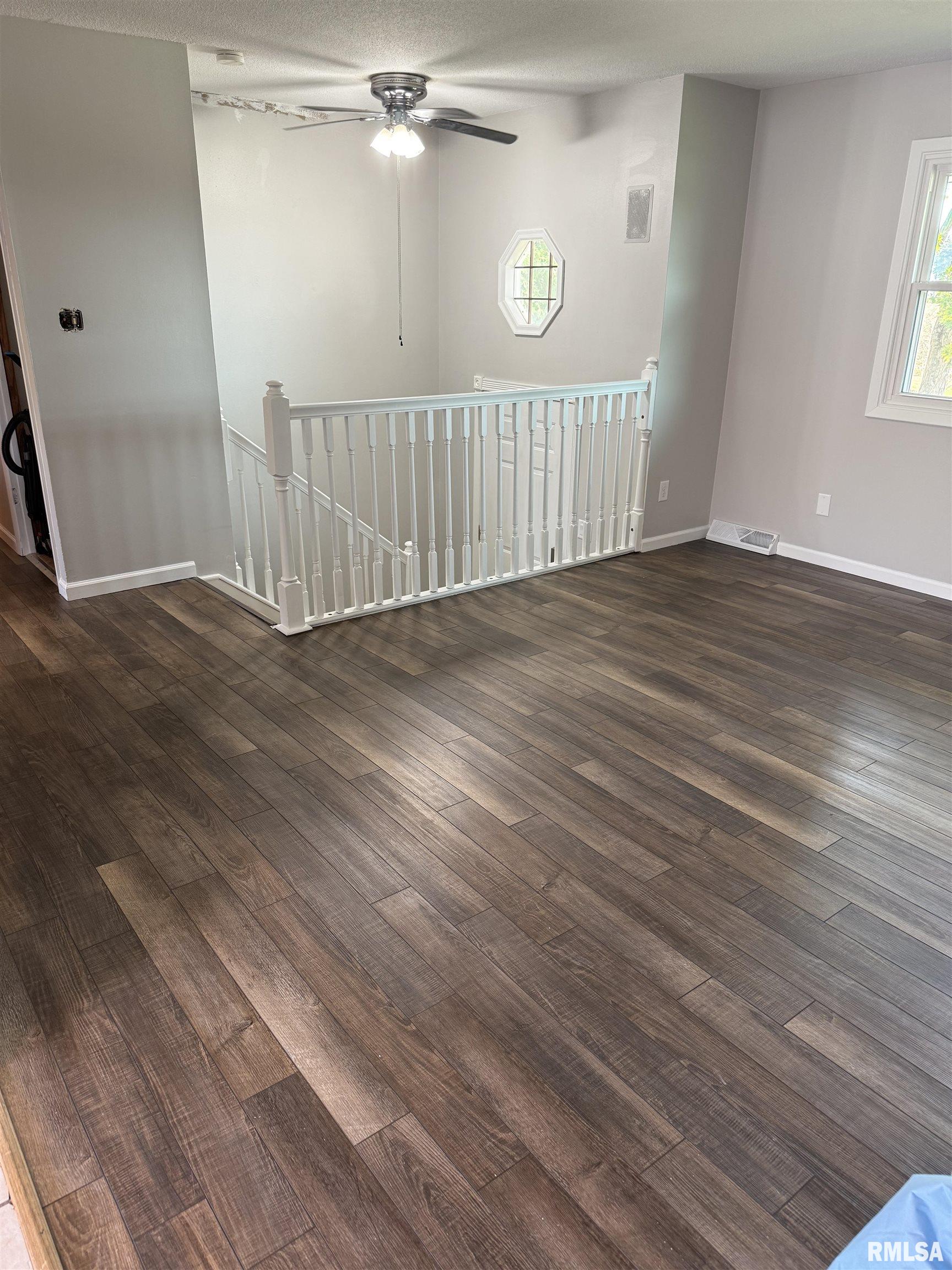 104 Highway 84 Cordova, IL 61242 - Photo 9 of 17