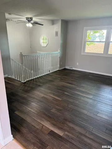 $195,000 | 104 Highway 84, Cordova, IL 61242