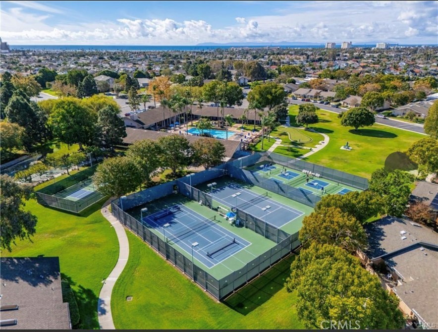 8855 Sutter Circle, Unit 515B Huntington Beach, CA 92646 - Photo 61 of 61 Ariel shot of Pickle ball courts and tennis courts.