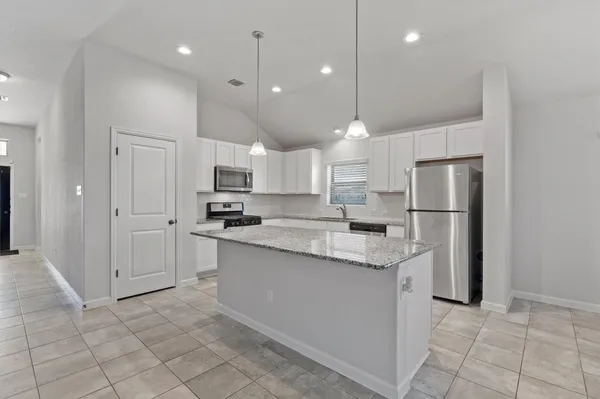 $1,950 | 221 Bridgestone Way, Buda, TX 78610