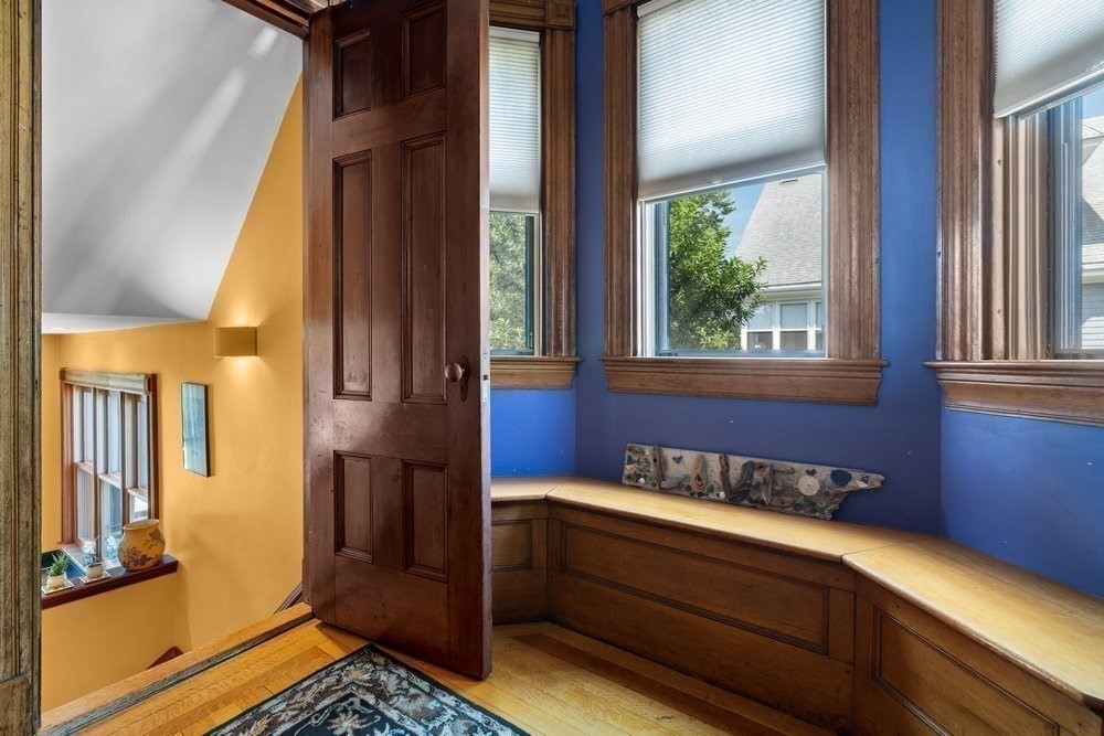 191 Cottage Park Road Winthrop, MA 02152 - Photo 19 of 41 a bathroom with a bathtub and a window