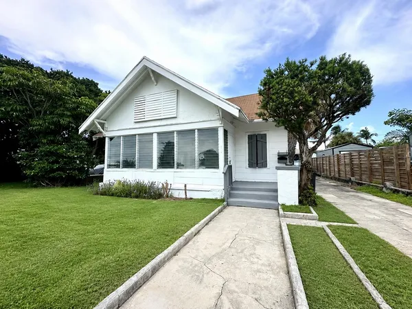 $2,800 | 523 Valley Forge Road, West Palm Beach, FL 33405