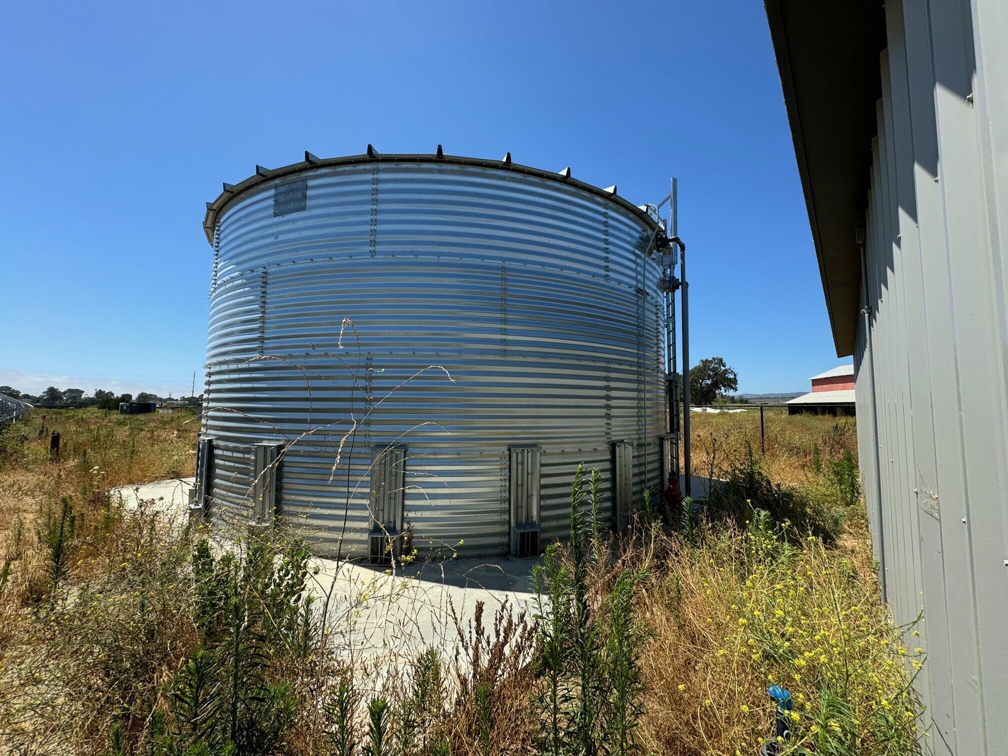 801-851 Highway 246 Lompoc, CA 93436 - Photo 8 of 37 Tank