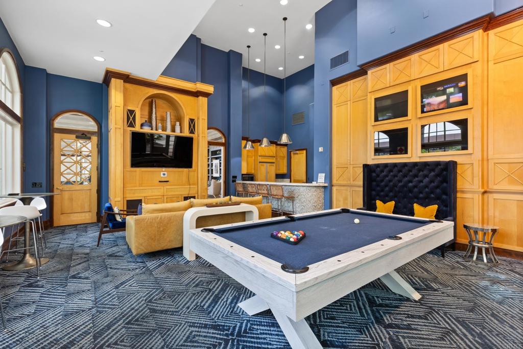 9237 Regents Road, Unit K218 La Jolla, CA 92037 - Photo 6 of 32 Sports Club with Billards