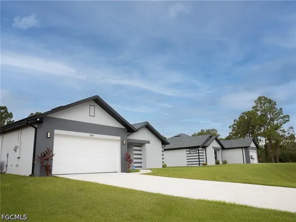 $2,500 | 1228 Chrisholm Street, Lehigh Acres, FL 33974