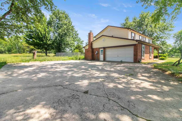 $220,000 | 933 East Bocock Road, Marion, IN 46952