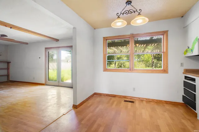 $230,000 | 933 East Bocock Road, Marion, IN 46952