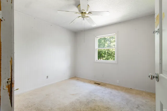 $230,000 | 933 East Bocock Road, Marion, IN 46952