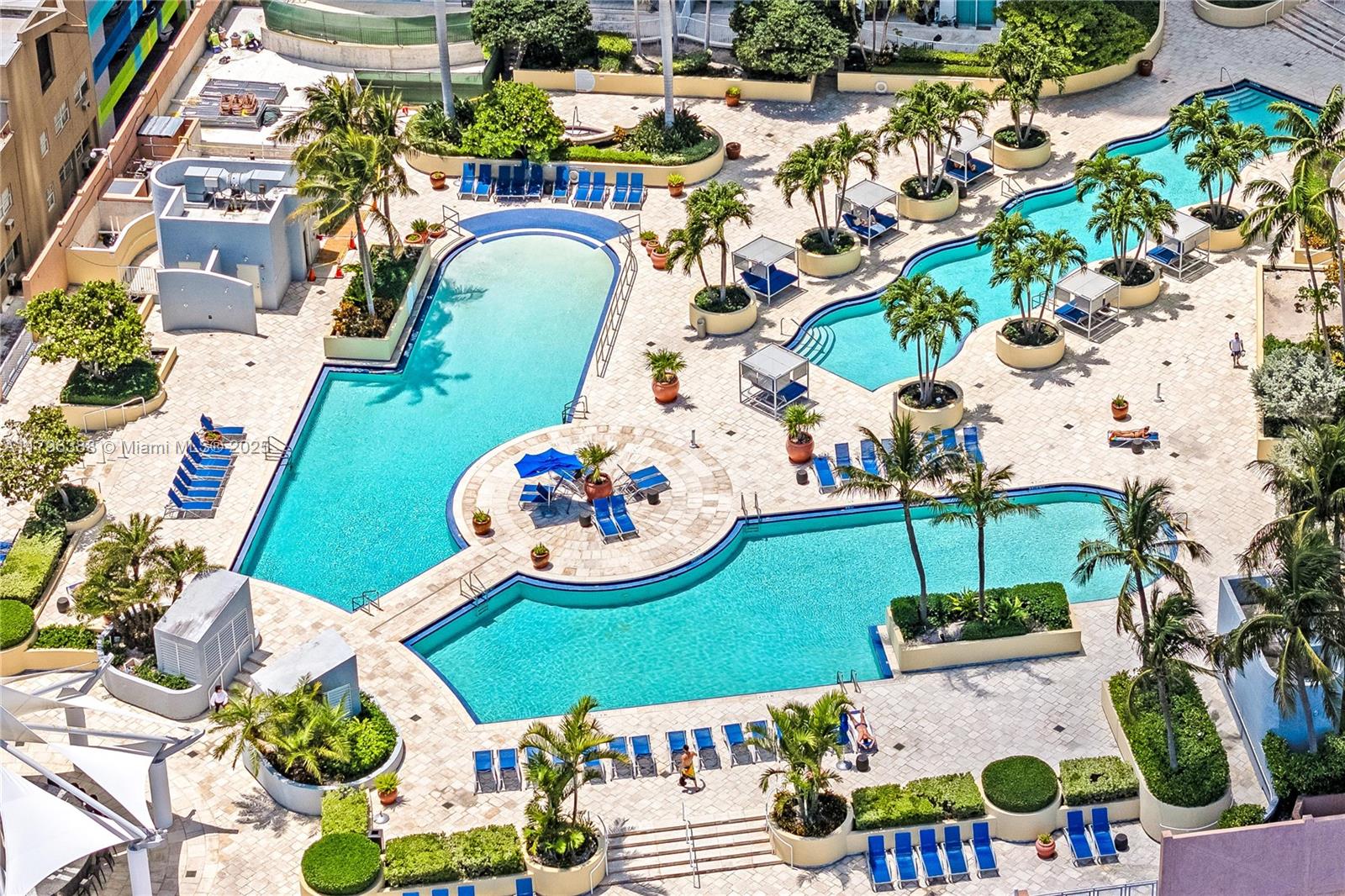 244 Biscayne Boulevard, Unit 645 Miami, FL 33132 - Photo 13 of 45 an aerial view of a house with a swimming pool patio and outdoor seating